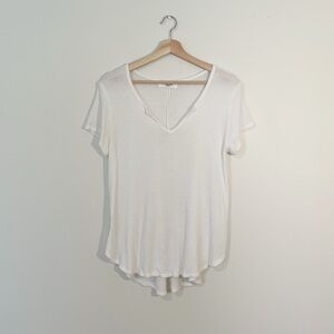 Carly Jean Los Angeles White Waffle Knit V Neck Shirt